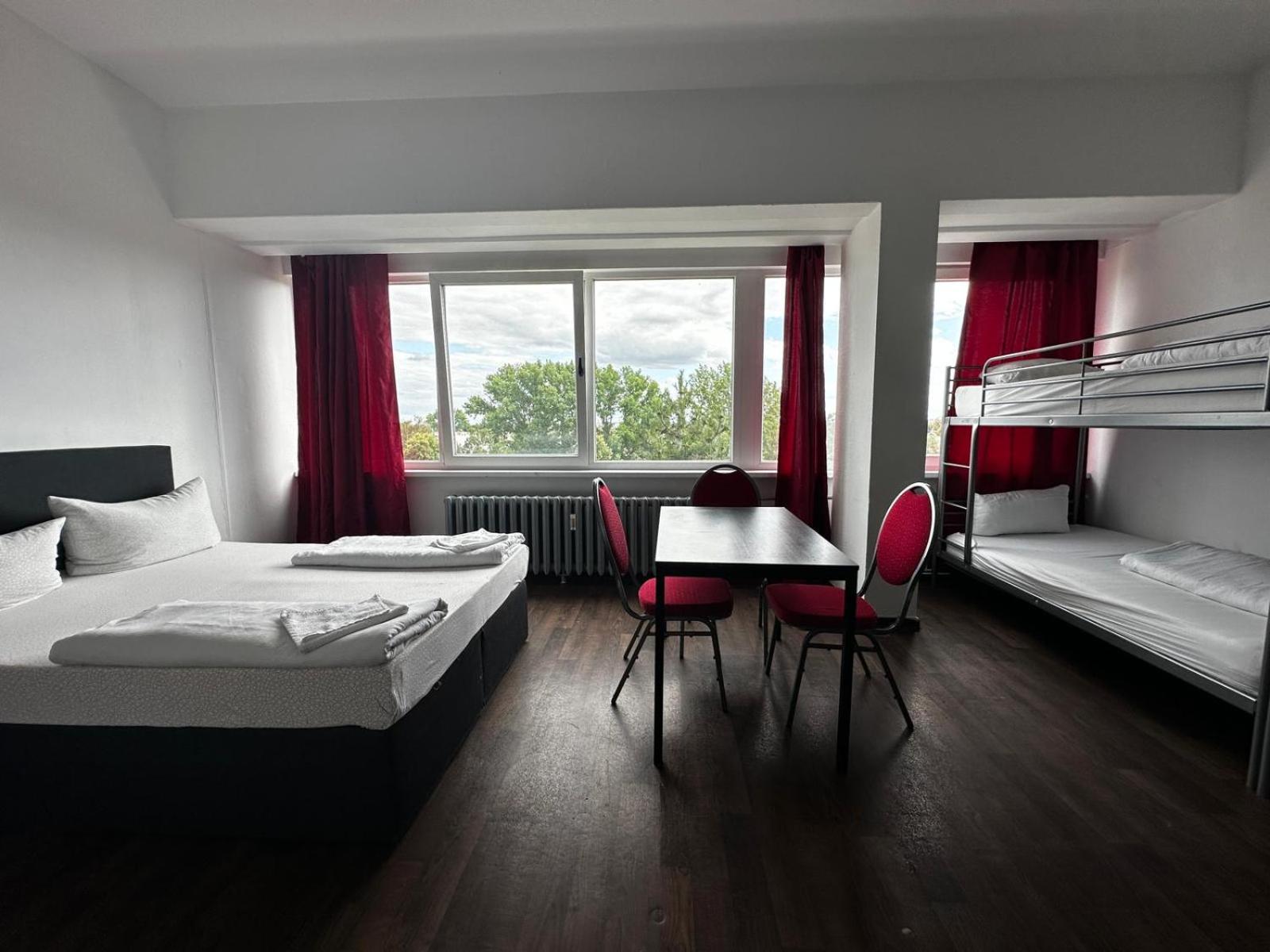 Ootel.Com Berlin Dış mekan fotoğraf